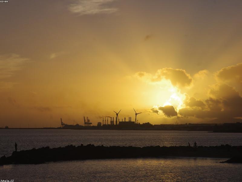 Oil refinery and distribution facility